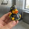 Интересная Декоративная Сцена Фигурка Утенка Пожарного, Прочный Смоляной Настольный Орнамент, Креативный Милый Подарок на Тему Пожаротушения Желтый