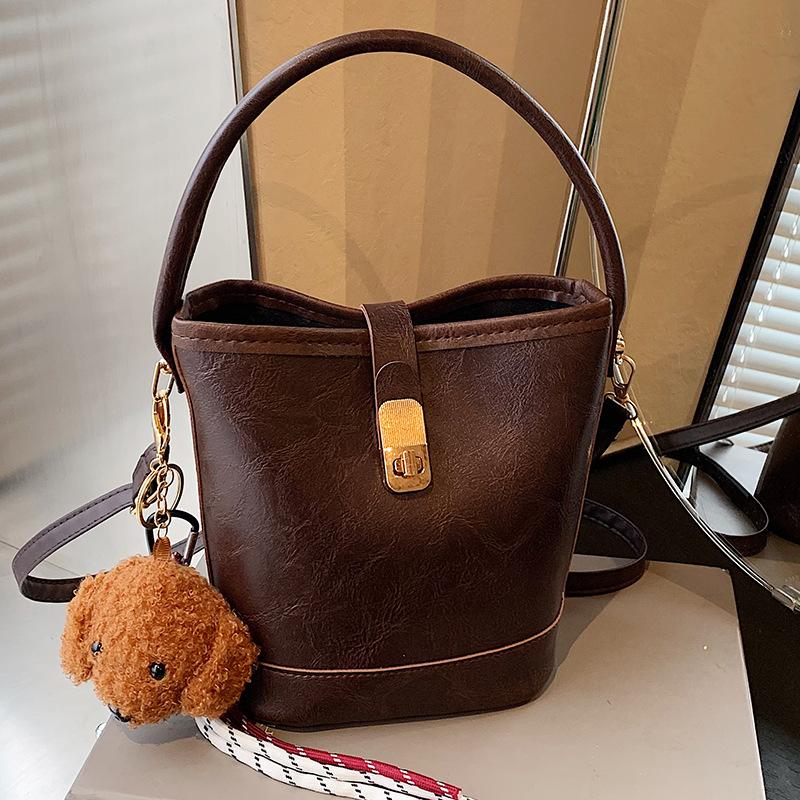 Популярные сумки для женщин осенью Новая сумка через плечо для женщин с высококачественной универсальной сумкой-ведром для женщин