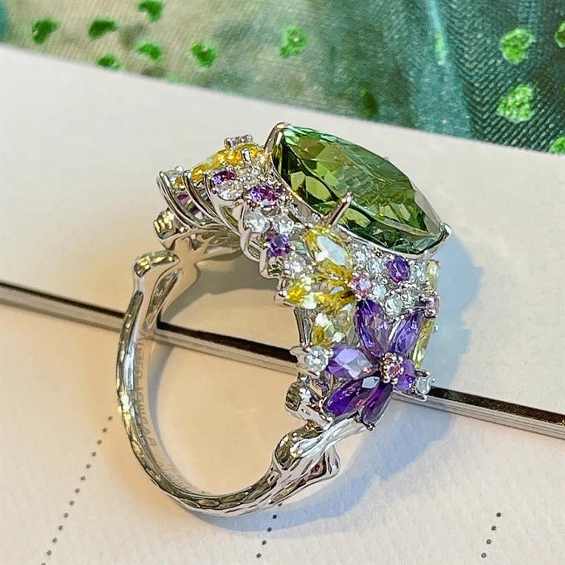 Colorful Women Ring Gorgeous Inlaid Bright Green Oval CZ Modern Party Wedding Luxury Accessories Noble Fashion Jewelry