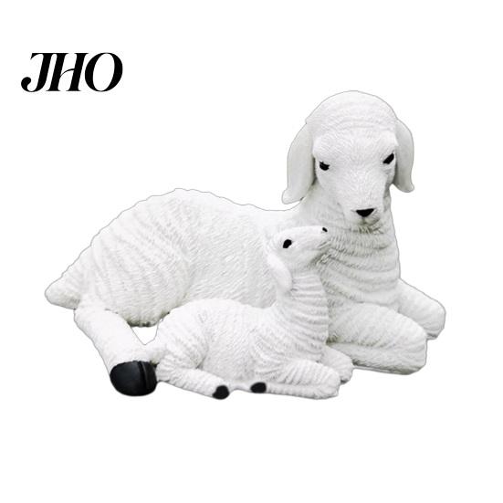 Romantic Sheep Decoration Resin Lamb Figurine Small Family Statue Rustic Farmhouse Animal Sculpture for Fairy Garden Yard Patio Landscaping Decor