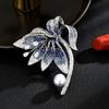 Women's Light Luxury Design Elegant Imitation Pearl Flower Brooch Fashionable And Versatile Niche Design Sense Brooch