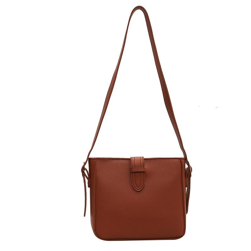 IELGY Versatile Messenger Bag, Fashionable Shoulder Underarm Bag, Retro Foreign Niche Bucket Bag