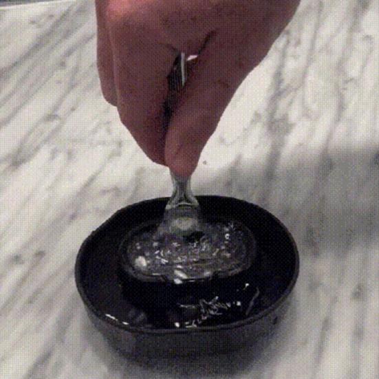 Компактный ополаскиватель для бритвы Технология струи воды Эффективно очищает бритву Фильтр 150 микрон Любая бритва с лезвиями Экономит воду Никаких шнуров Портативный инструмент для чистки бритвы