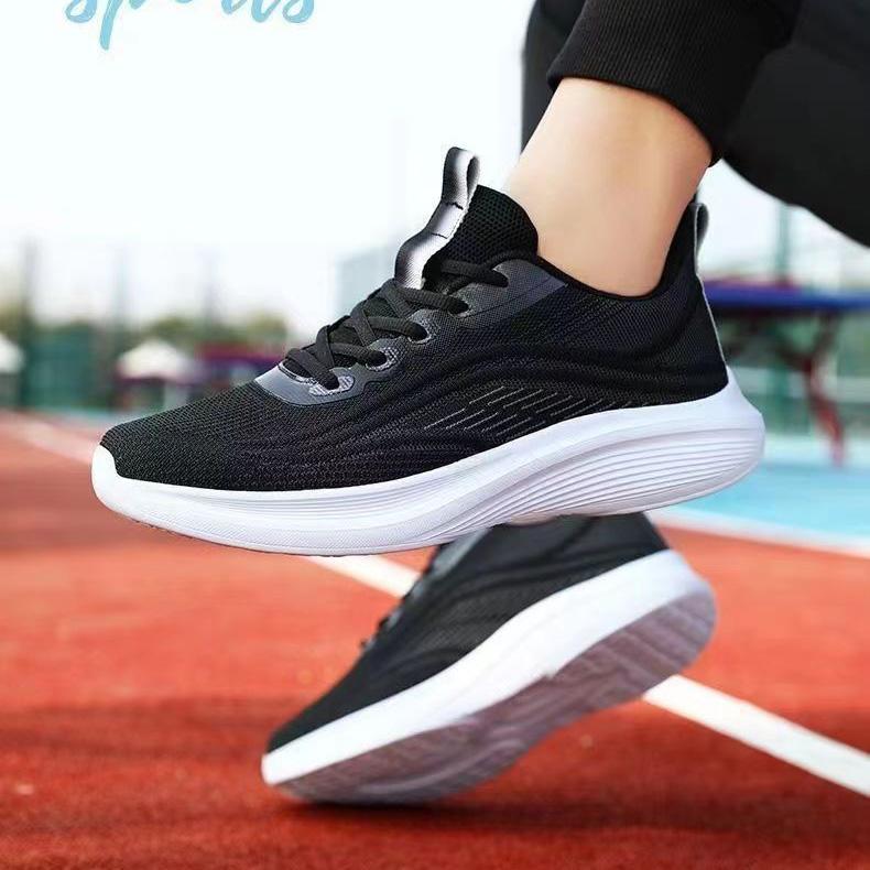 Женские спортивные туфли Flyknit, повседневные сетчатые дышащие одинарные туфли, кроссовки со шнуровкой спереди, легкие кроссовки для бега 36-40