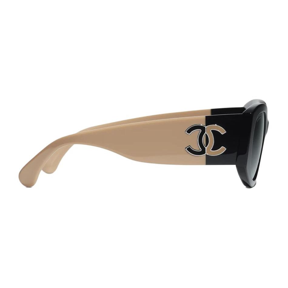 Chanel Солнцезащитные очки «Кошачий глаз» с декором в виде логотипа Унисекс-очки Черные A71618X02016S3418