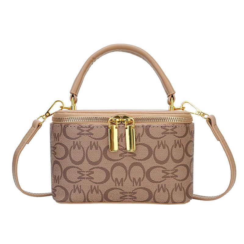 Зимняя мини-сумка кроссбоди на цепочке 2026 года для женщин