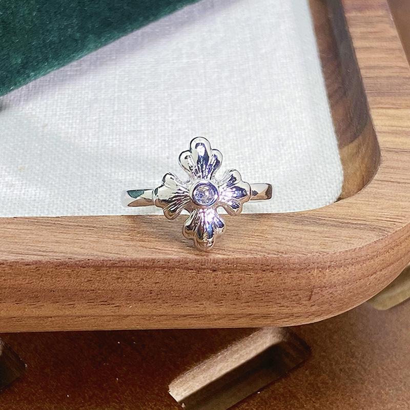[Jewelry Collection] Retro Personality Medieval Iris Cross Open Ring Light Luxury High-End Ring Woman
