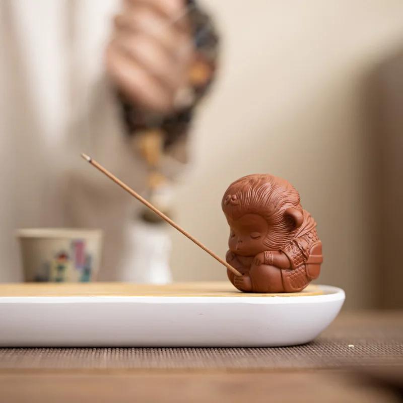 Chinoiserie Gift Ceramics Purple Clay Pottery Monkey King Sun Wukong Monkey Incense Sticks Craft Aromatherapy Tea Pet Desk Decor