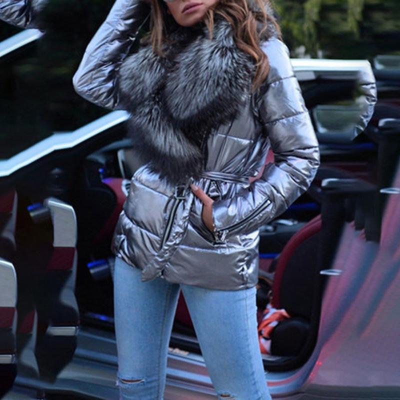 Серебристо-черное зимнее повседневное пальто Яркая поверхность Женская куртка Кожаный пояс на ощупь Отличный воротник из искусственного меха Женская стеганая хлопковая куртка-парка