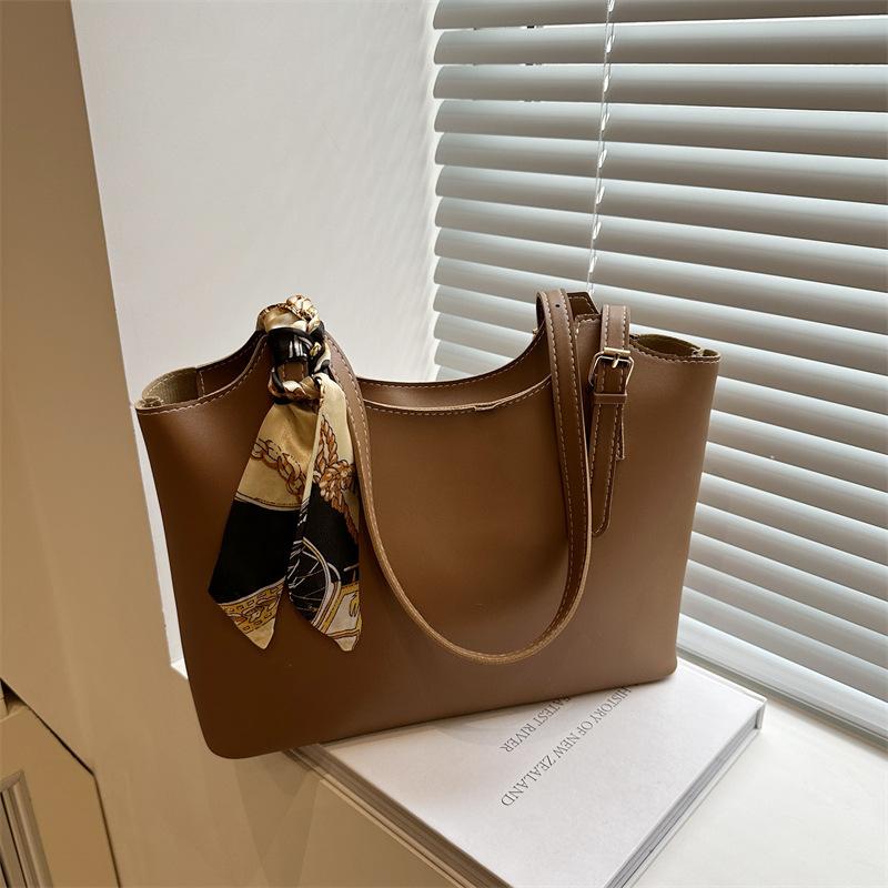 Early Spring New High-end Solid Color Tote Bag Silk Scarf Shoulder Bag Large-capacity Commuter Women's Bag Simple and Versatile