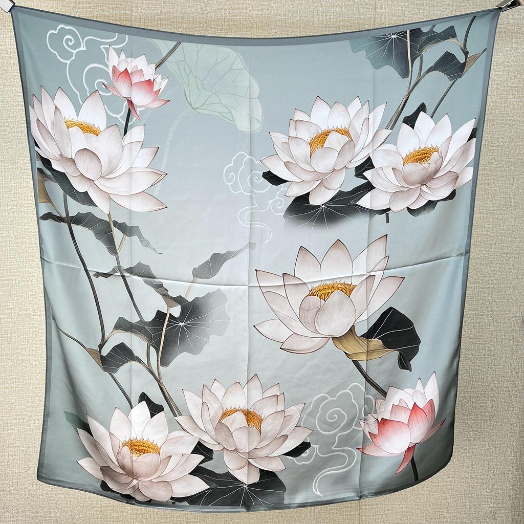 Гуочао Китайская живопись пейзажа Цветок лотоса Универсальный квадратный шарф из 100% шелка тутового дерева Тонкая шаль Женский шелковый шарф Шелковый шарф