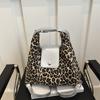 High Value Large Capacity Tote Bag Women's 2025 New Trendy Fashion Retro Leopard Print Shoulder Bag Multi-functional Backpack