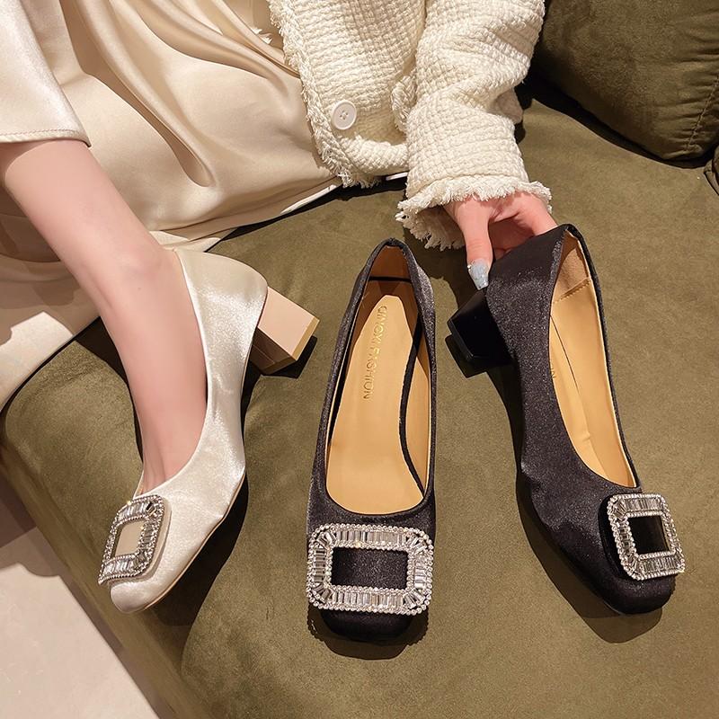 Французская квадратная пуговица Стразы Квадратный носок С мелким вырезом Весенний темперамент Одинарная туфля для женщин Новая обувь женская больших размеров