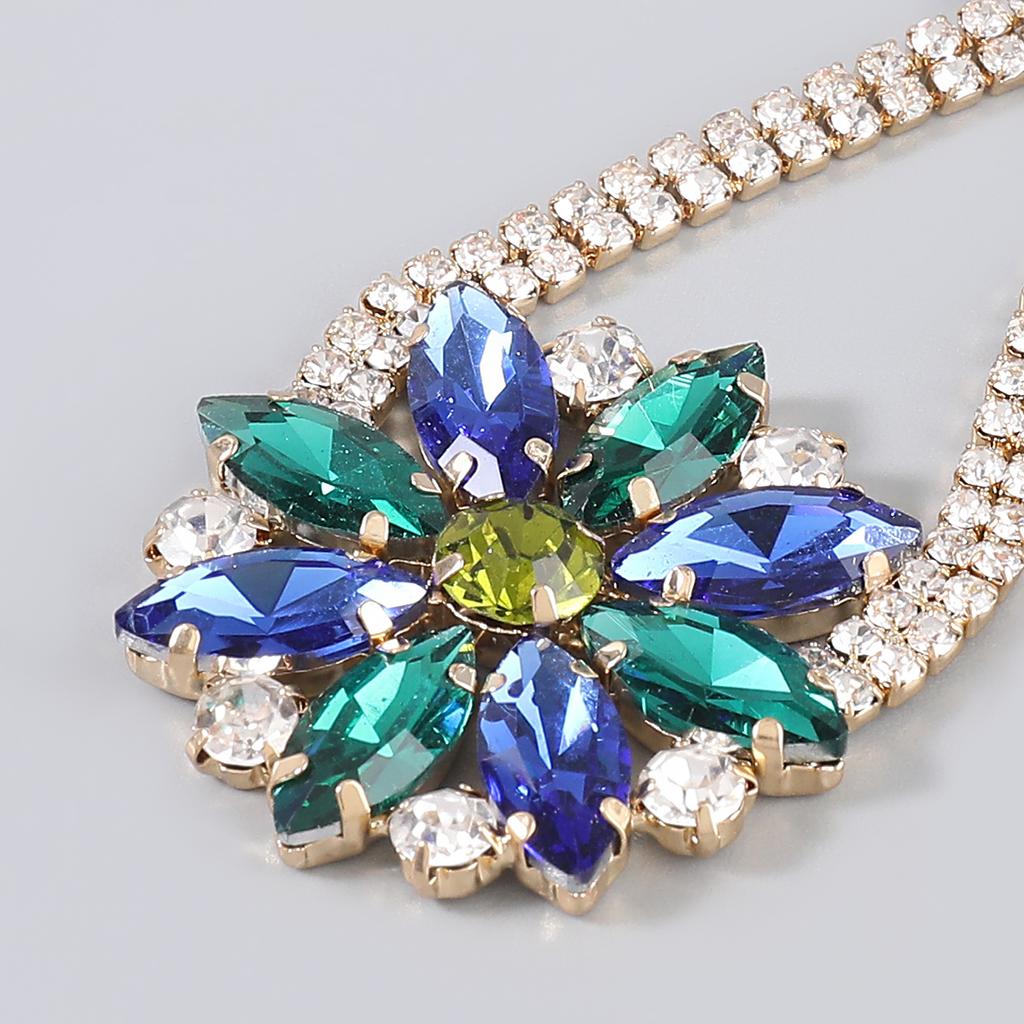 Новые женские серьги в форме цветка со стразами, модные роскошные ювелирные аксессуары для ужина и свадьбы