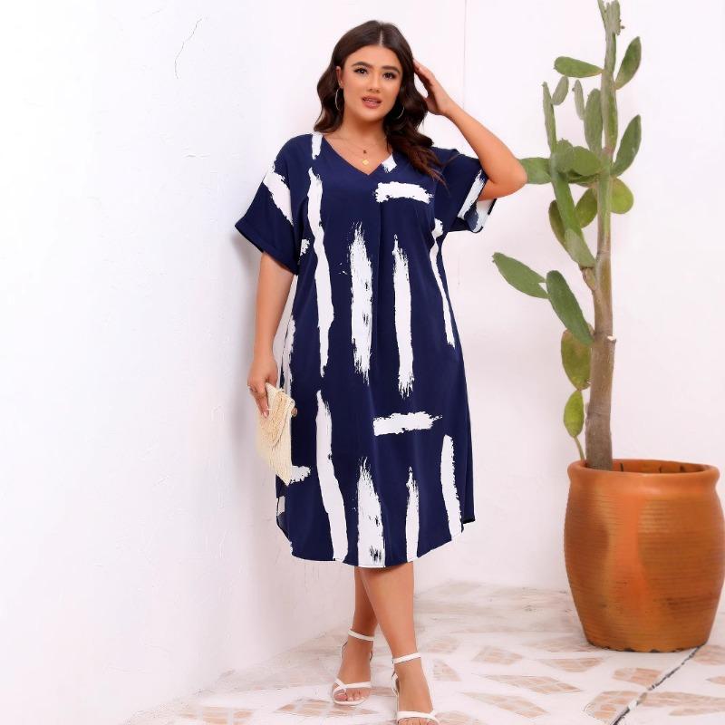 Женское платье свободного кроя с V-образным вырезом и короткими рукавами