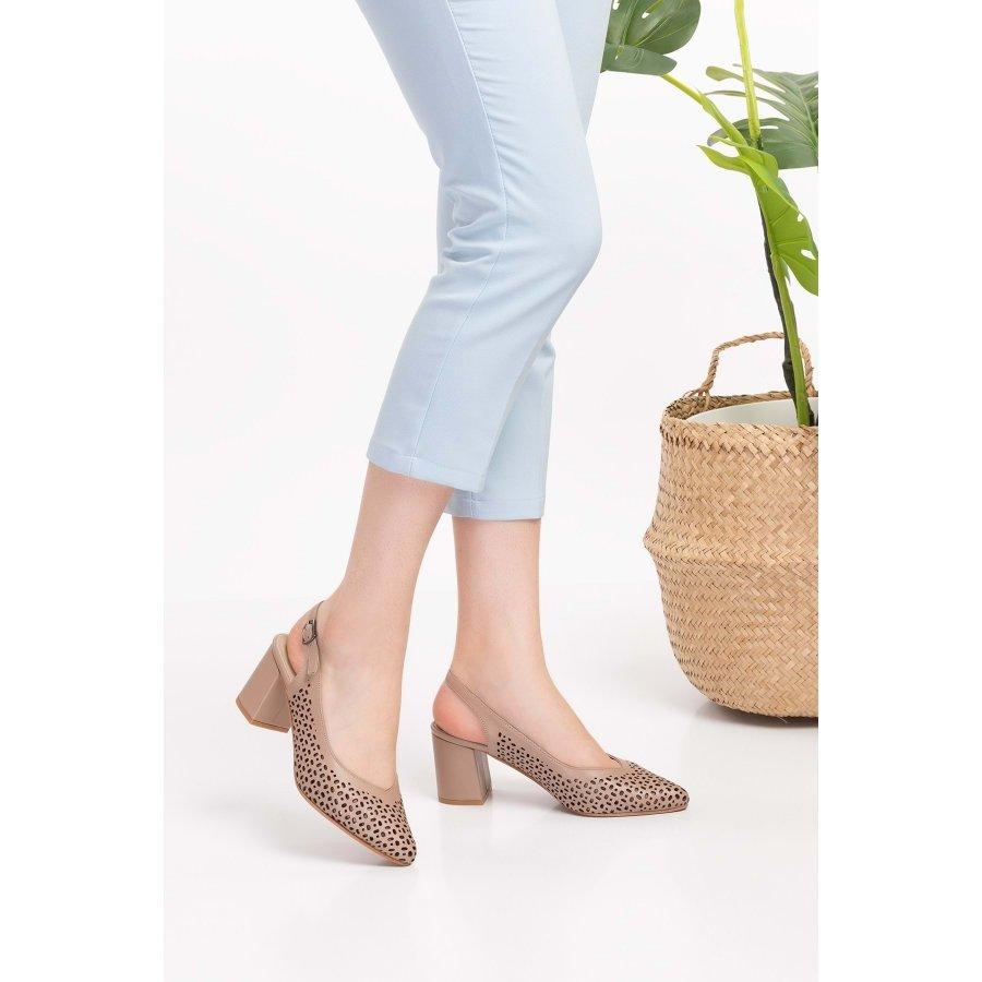 Женские стильные босоножки из натуральной кожи на среднем каблуке