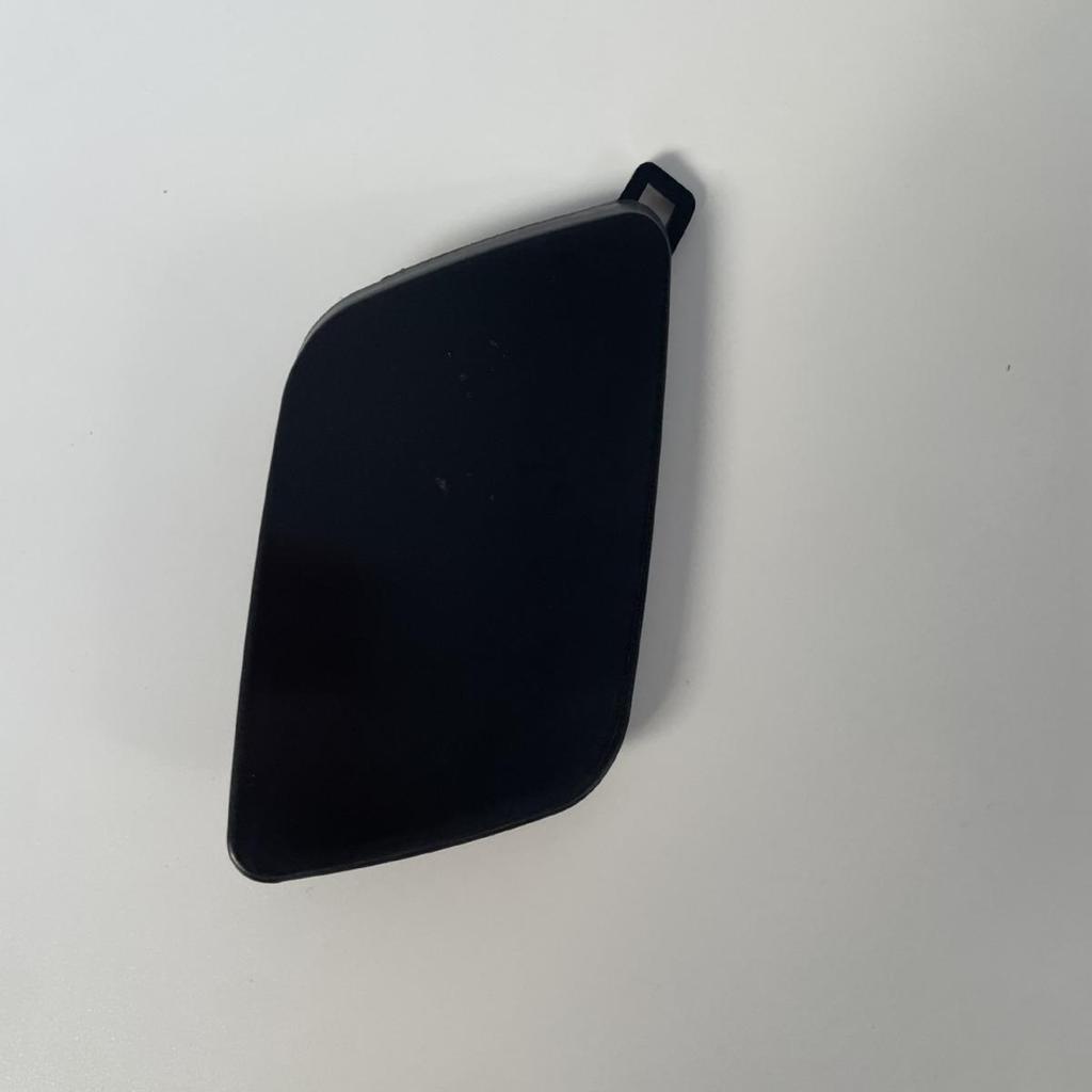 Крышка передней буксировочной проушины Volvo V40 2013-2019 (Часть №: 39814160, 31283733)