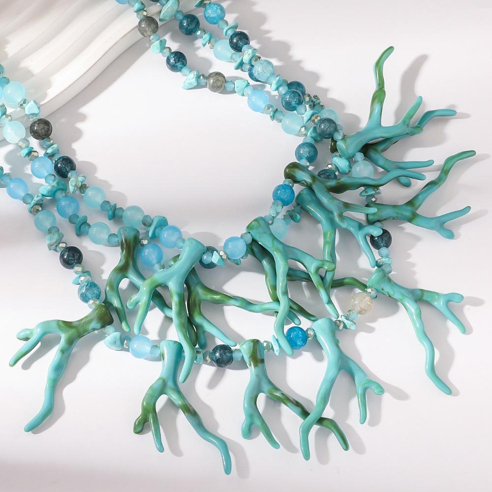 Богемское ожерелье из коралловых бусин, преувеличенный океанический стиль, пляжный чокер, коралловая подвеска, лето