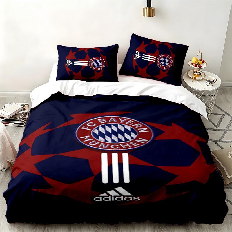 Комплект из 3 предметов FC Bayern Munchen Идеально подходит для спальни Удобный комплект постельного белья включает пододеяльник и две наволочки Идеальный подарок на день рождения или Рождество