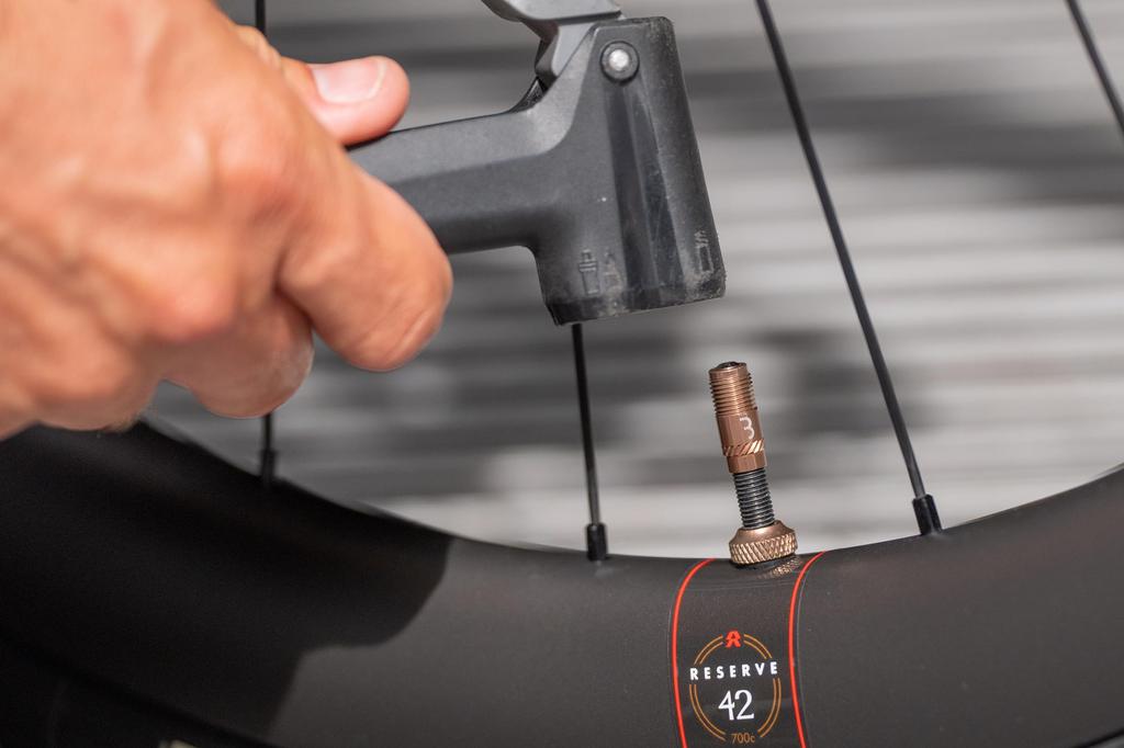 Колпачок для клапана Presta BBB Bicycle Core Cap Valve, Медный колпачок, Совместимый, Необходимый, BTI-165