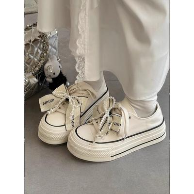 Маленькие белые туфли с бантом и бисером, женские, новинка 2025 года, удобные повседневные парусиновые туфли с толстой подошвой и круглым носком на шнуровке