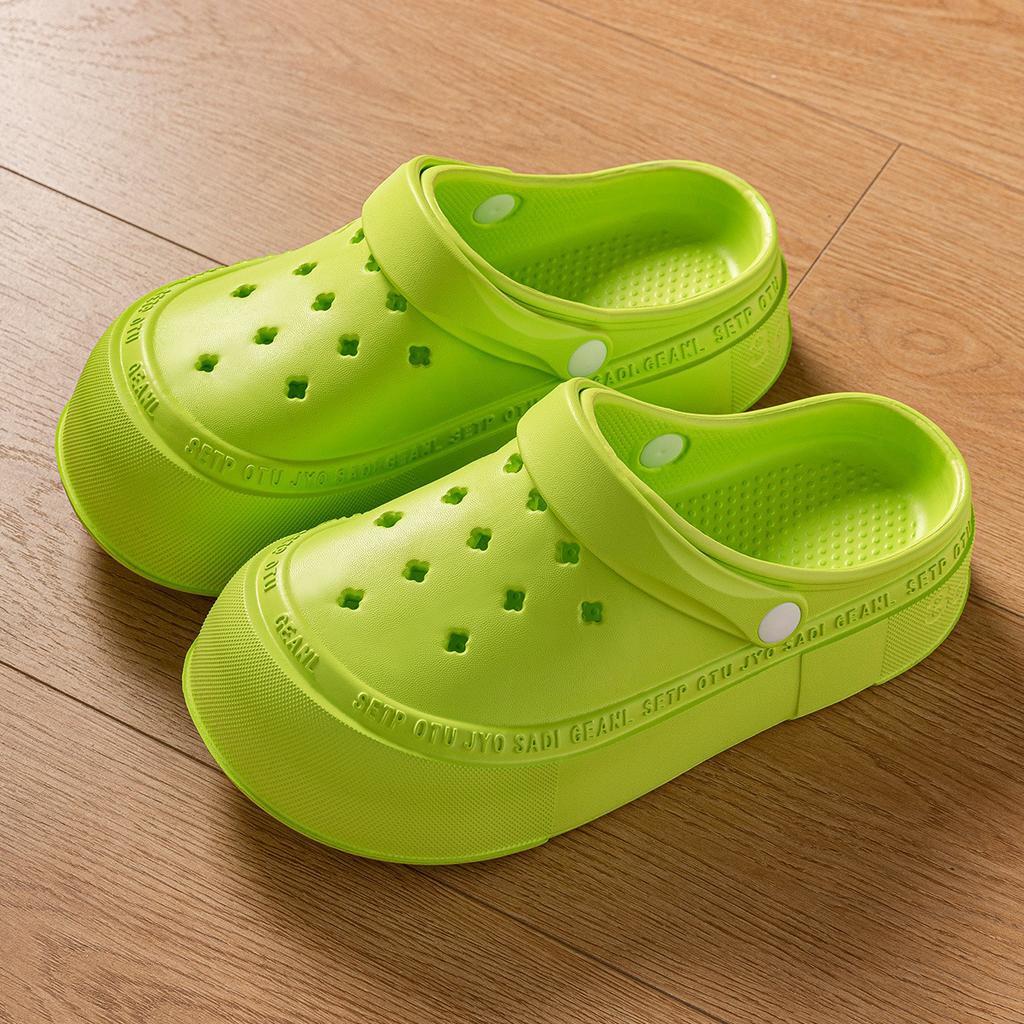 2024 New Fashion Sandal Waterproof Slippers Women Shoes Summer Outdoor Slides Soft Sole Garden Shoe Indoor Nursing Clogs Sandals