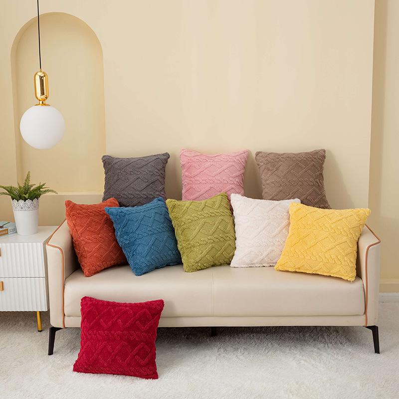 Однотонная зеленая плюшевая наволочка с ромбами для дивана