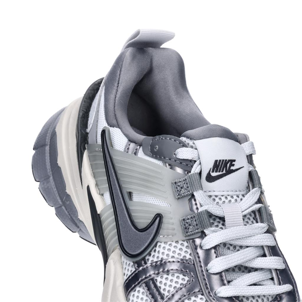 Nike Женские кроссовки V2K Run Pure Platinum Wolf Grey Cool-Grey Metallic-Cool-Grey FD0736-003