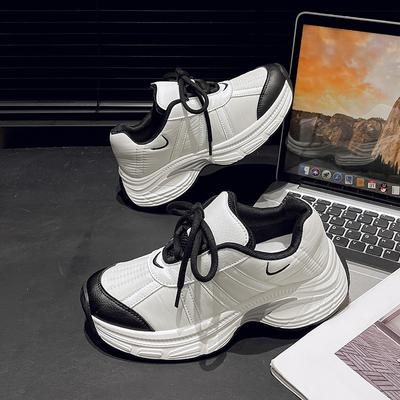 Модная обувь Женская Весна и Осень 2024 Новая женская обувь На каждый день Белые кроссовки на толстой подошве Модная повседневная обувь