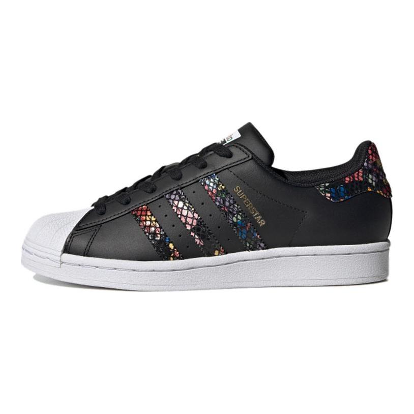 adidas Женские кроссовки Superstar с принтом 'Цветочная змеиная кожа' FW3693