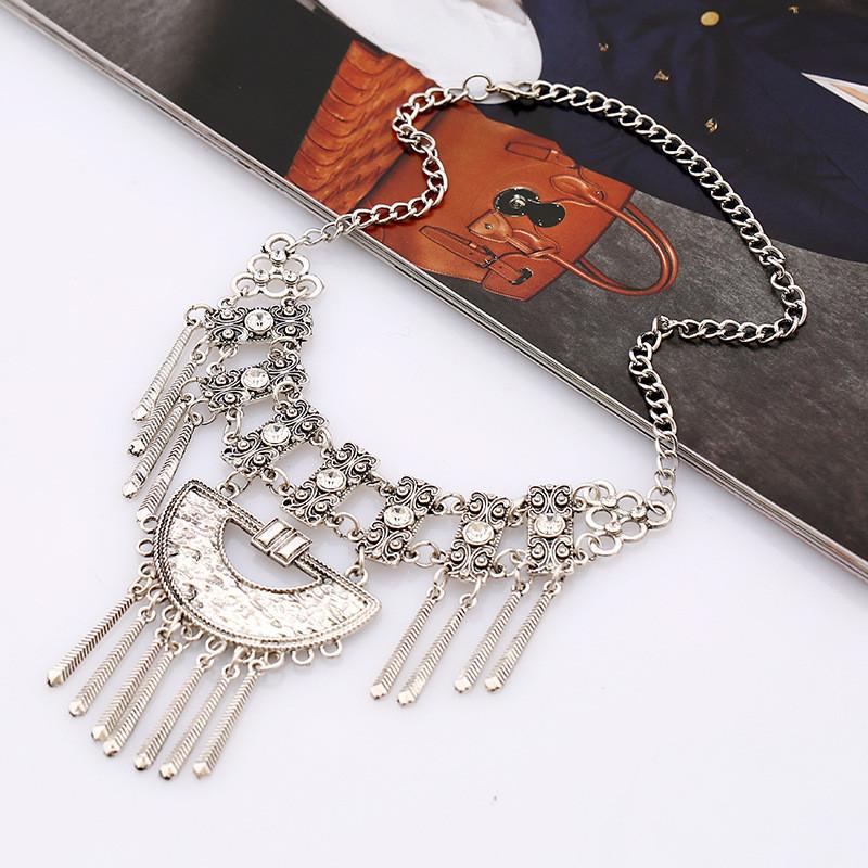 Carved Alloy Vintage Necklace With Embedded Rhinestones Decor Tassel Design