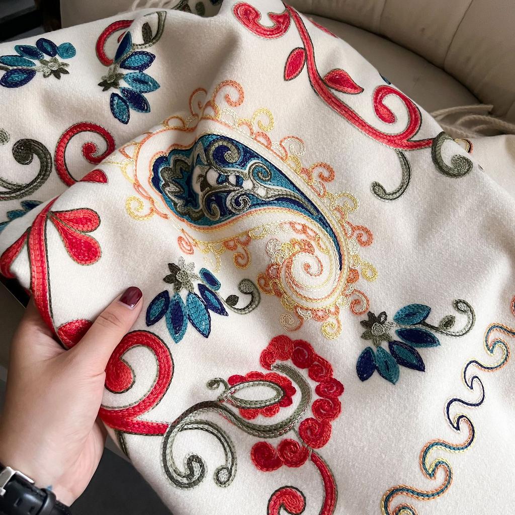 Winter Warm Cashmere Scarf for Women Paisley Embroidery Pashmina Blanket Thick Shawl Wrap Neckerchief Elegant Poncho Bufanda