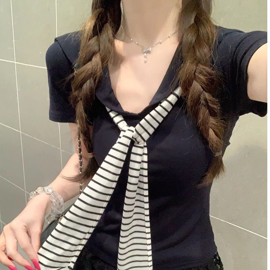 Футболка в стиле колледжа с темно-синей лентой на воротнике для женской летней моды, высококлассный и нишевый топ