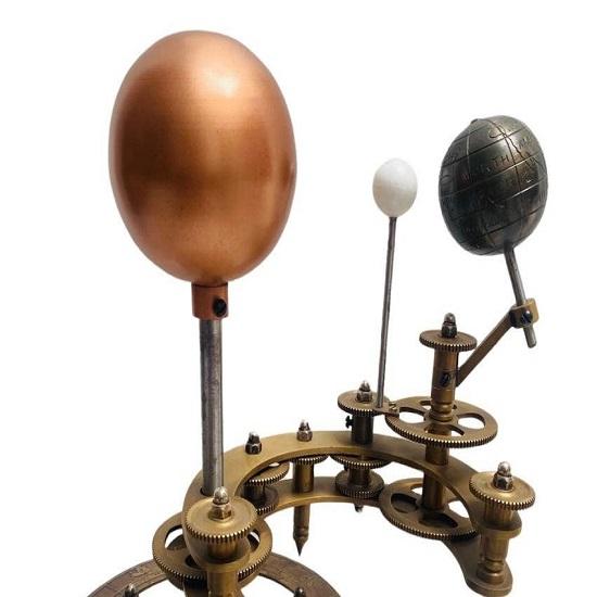 Латунная солнечная система Orrery с деревянной основой Солнце, Земля и Луна Полностью ручная работа Рабочая модель Домашний и офисный декор