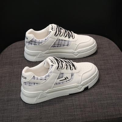 Маленькие белые туфли женские 2025 весна и осень новая обувь на платформе детская сетчатая дышащая взрывная универсальная толстоподошвенная повседневная спортивная обувь женская