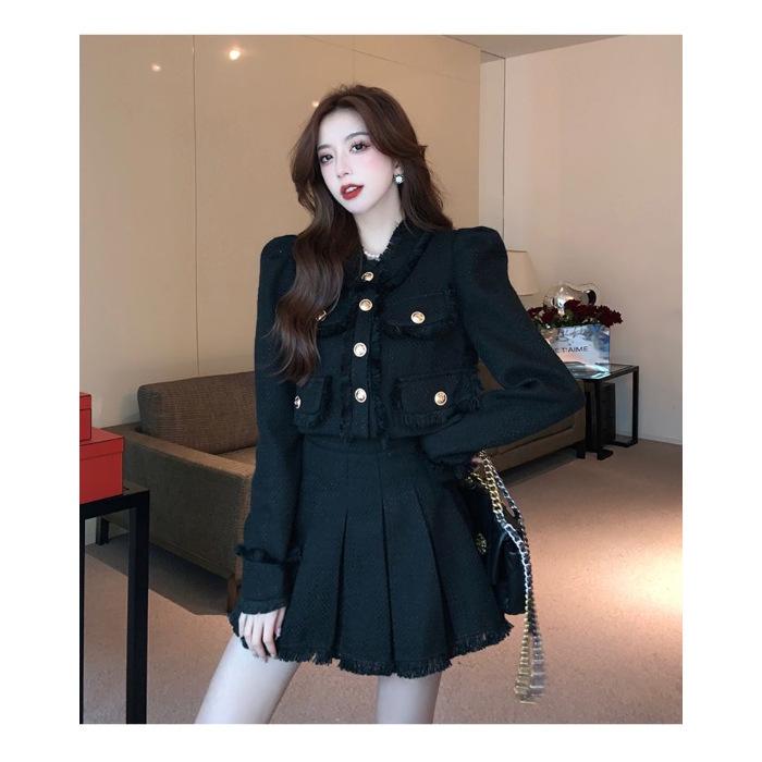 Шикарный женский костюм во французском стиле: Комплект из двух предметов: куртка и короткая юбка