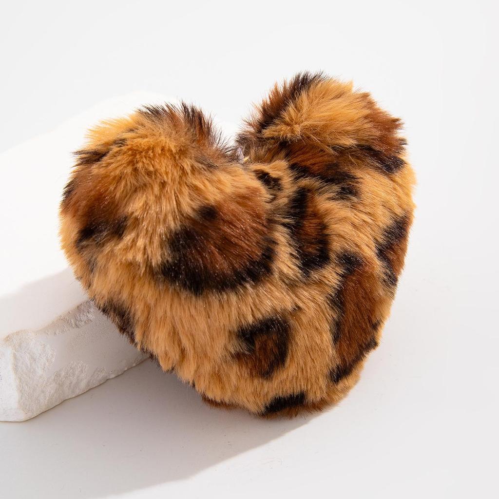 Брелок-подвеска в виде сердца с леопардовым принтом и меховым шариком