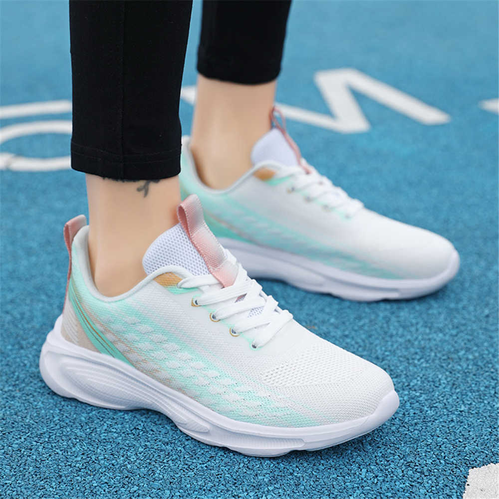 Модные женские спортивные туфли на плоской подошве, увеличивающие рост, синего цвета, повседневные женские прозрачные кроссовки, распродажа, показывают повседневный бег