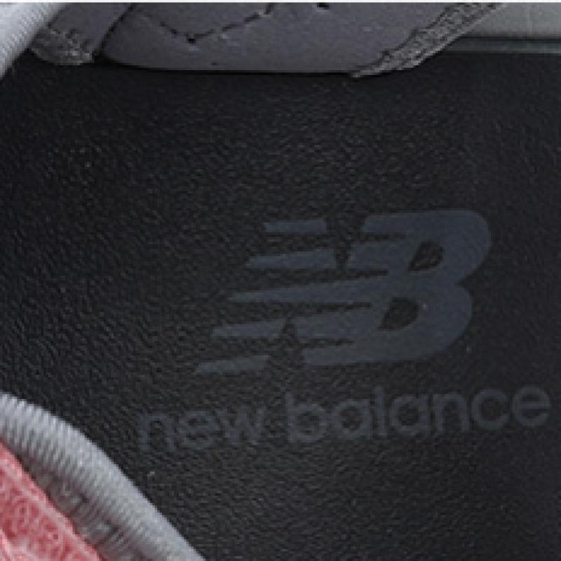 New Balance Сандалии розовые