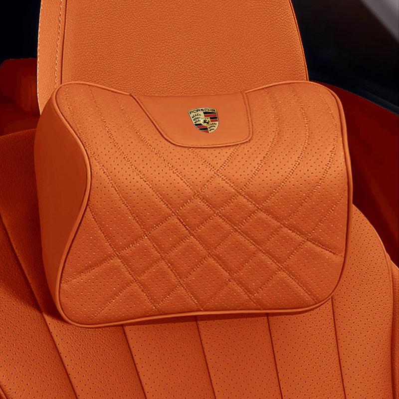 Комплект комфорта для автомобиля Porsche: Подголовник, поясничная поддержка и подушка сиденья для комфорта шеи и спины в Cayenne, Macan, Panamera, 718 и Taycan.