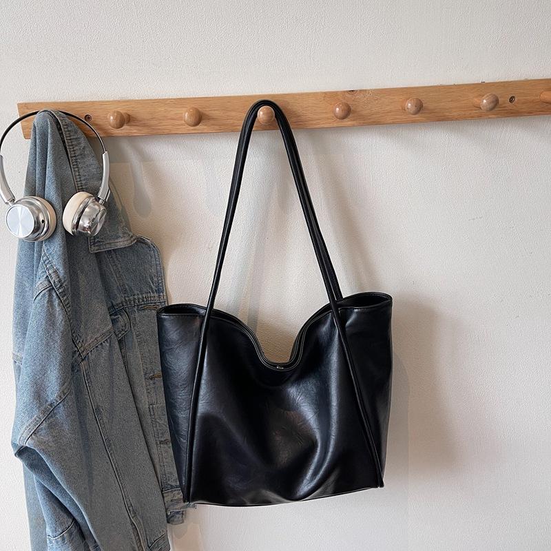 Популярная в этом году ретро-сумка для поездок на работу, женская, трендовая новинка осени 2025 года, большая вместительная студенческая сумка-тоут на плечо для занятий