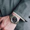 Casio Серия MR-G Серия MRG-B2100 Водонепроницаемость 200 метров Солнечная батарея Кварцевый механизм Титановый сплав ремешка Мужские часы Черный циферблат MRG-B2100D-1AJR