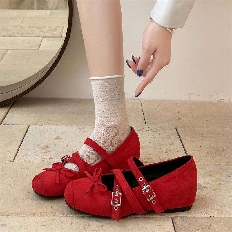 Red Retro Versatile Round Head Inner Height Increase Shallow Mouth Flat-soled Single Shoes Women's Summer 2025 New Soft-soled Mary Jane Shoes