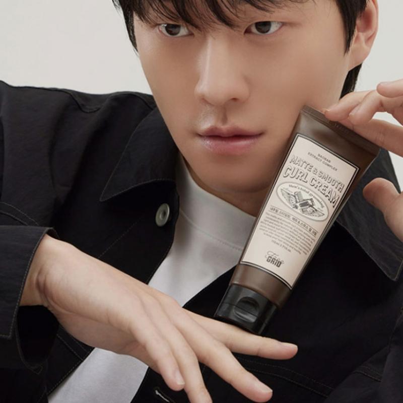 Крем для разглаживания вьющихся волос Daiso Free Grid Matte 110 мл