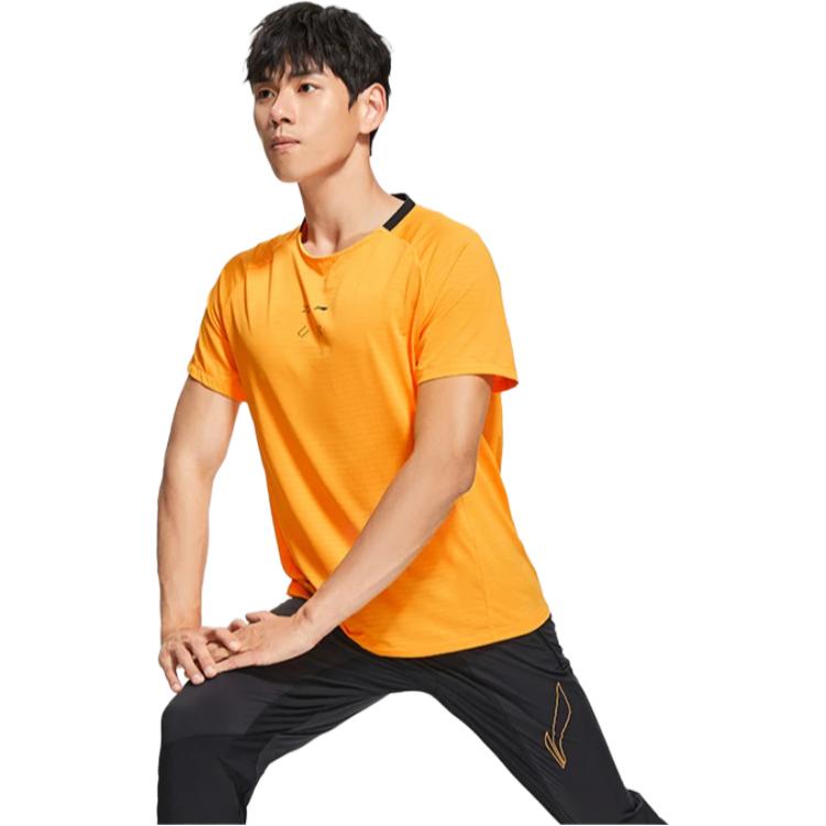 Футболка Li Ning Running Series с коротким рукавом, однотонная, быстросохнущая, дышащая, с логотипом, оранжевая, для мужчин, ATSS557-4