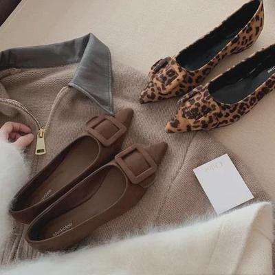 Туфли Grape Mom's 2024 из замши с острым носком и пряжкой