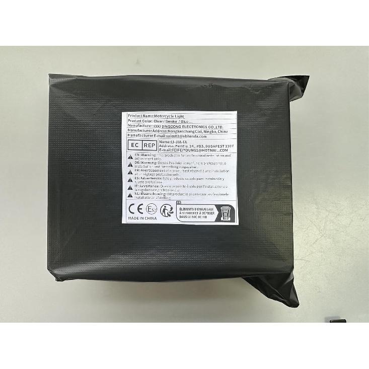 Fit Kawasaki 1999-2005 Vulcan 1500 Drifter; 2003-2008 Vulcan 1600 Nomad,Classic,Classic Tourer; Brake Taillight Rear Lamp Light Lens (Smoke)