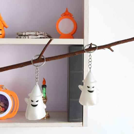 Брелок для ключей с привидением на Хэллоуин со светящимся брелоком-призраком, цветное ожерелье с подсветкой, аксессуары для привидения на Хэллоуин