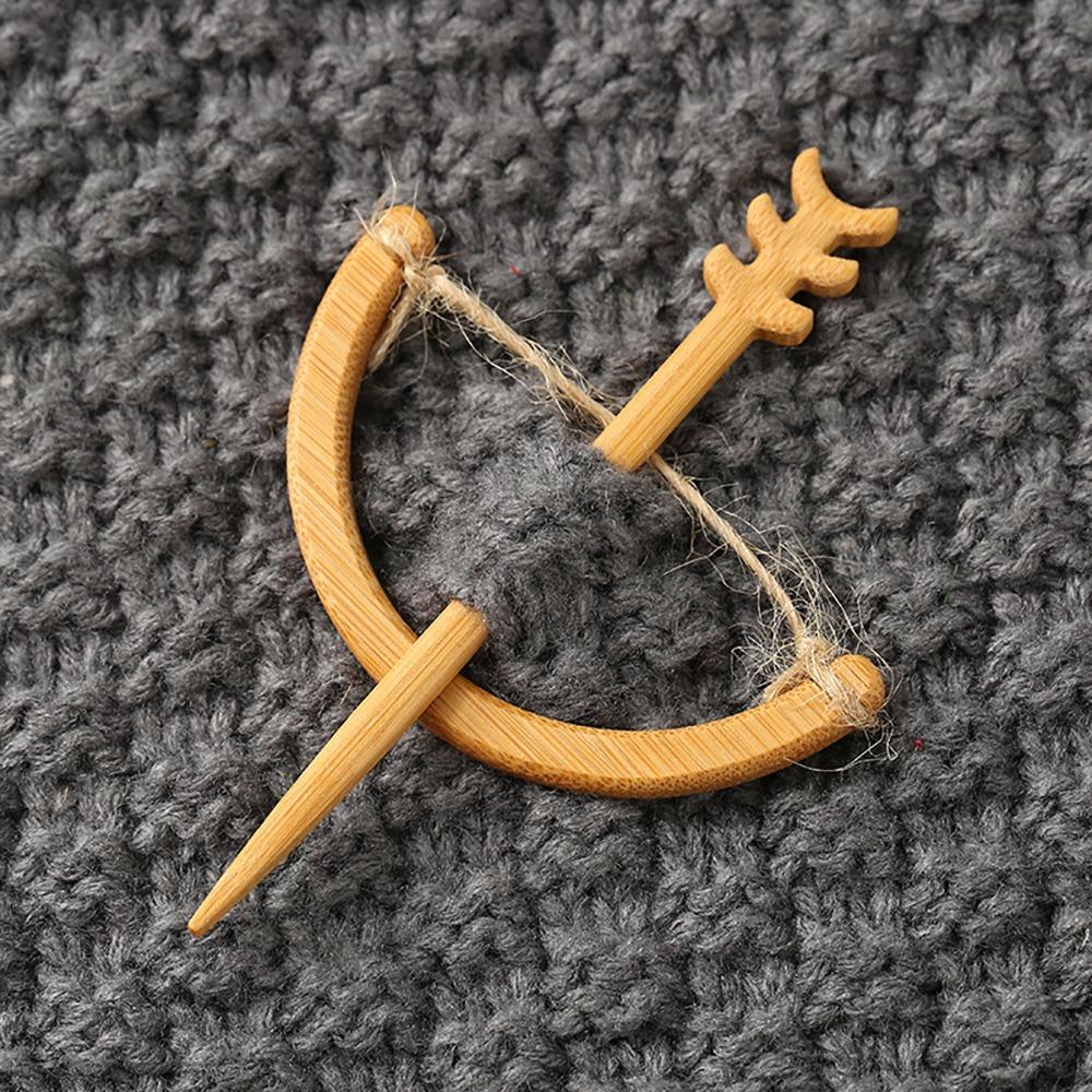 Maple Leaf Animal Sweater Pin Umbrella Kitty Scarf Buckle Dancing Piggy Wooden Brooch  Party