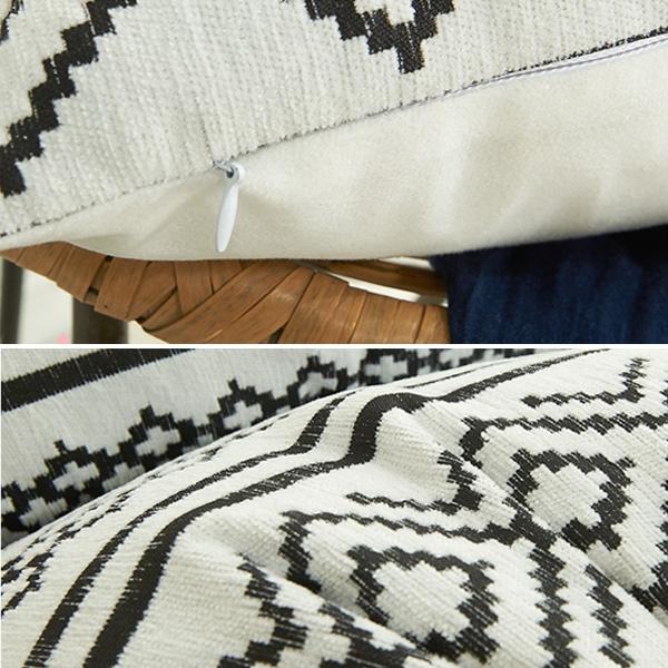 Soft Chenille Tassel Pillowcase Modern Geometric Jacquard Sofa Cushion Bohemian Moroccan White Black Lines Pillow Cover No Pillow Core